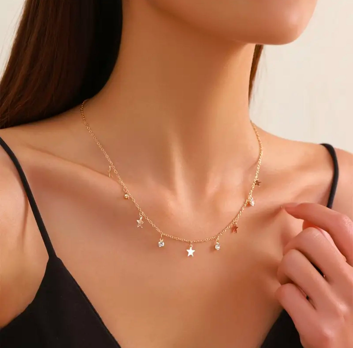 Elegant Star & Rhinestone Pendant Necklace